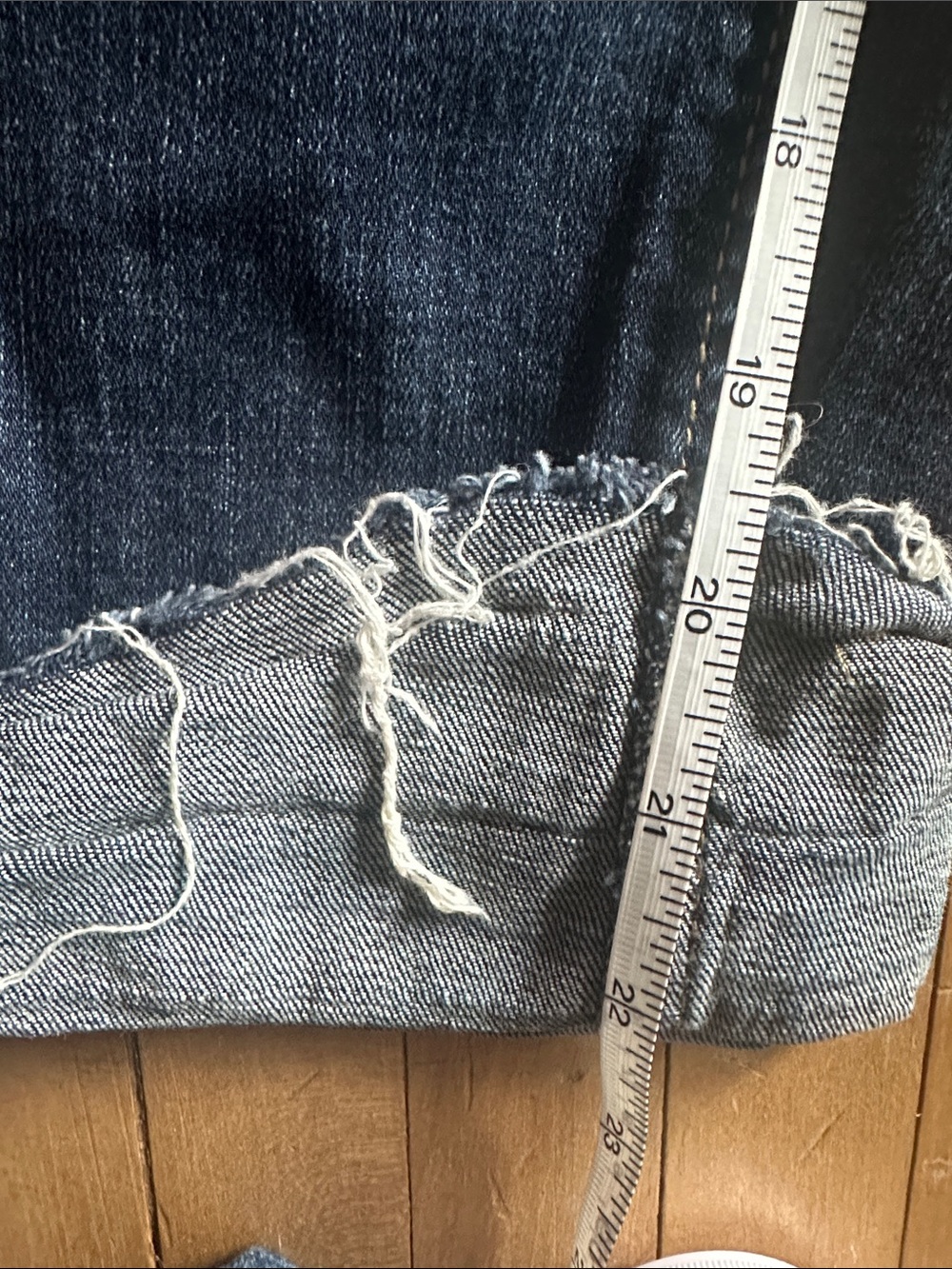 Jag Jeans Dark Blue Cropped Distressed Ankle Jeans - Picture 2 of 6